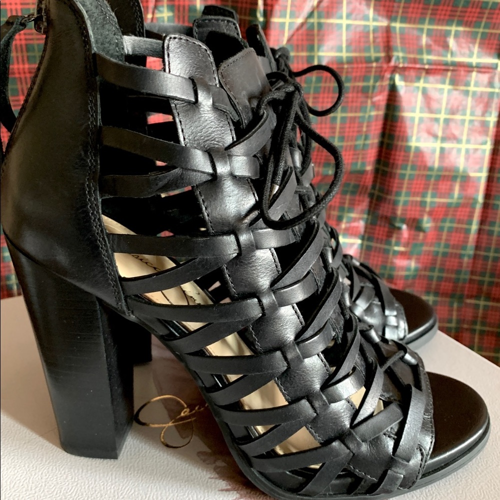NIB Jessica Simpson Riana Caged-Leather Sandal 7.5